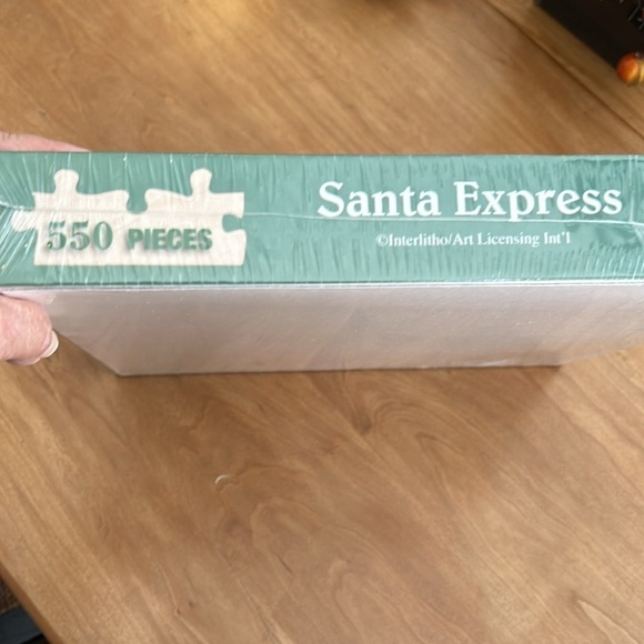 Santa Express 550 Piece Puzzle NWT - Picture 6 of 8